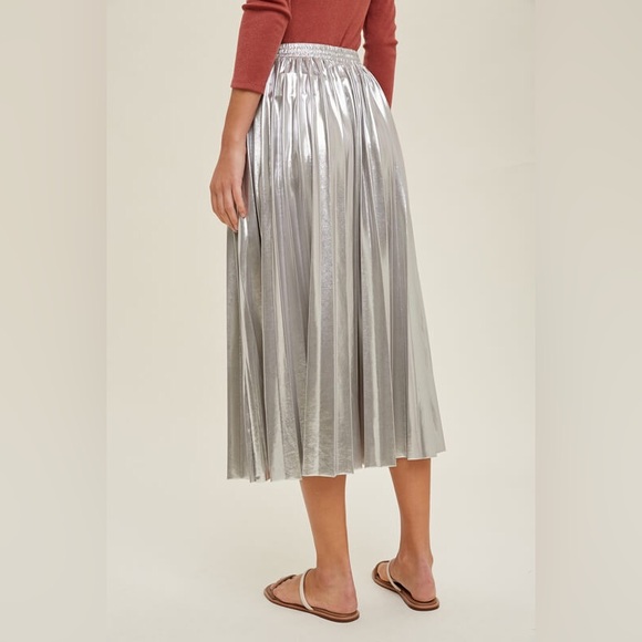 Silver Metallic Pleated Midi Skirt - Picture 2 of 4
